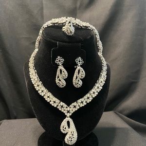 Jewelry Necklace Set (silver bling)